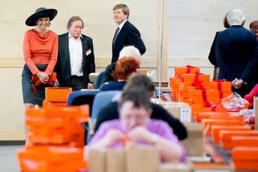 Maxima et Willem-Alexander visitent un centre de réinsertion par le travail à Stadskanaal, le 17 février 2015