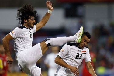 L'Irakien Waleed Salim Al-Lami n'a pas eu cette chance et a subi les crampons de son coéquipier Ahmed Ibrahim au cours d'un match face à la Palestine, lors de l'Asian Cup. 