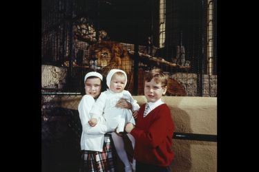 La Princesse Stéphanie De Monaco en 1966, avec Caroline et Albert