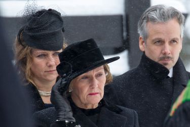 La reine Sonja, la princesse Martha-Louise et Ari Behn lors des obsèques de Johan Martin Ferner à Oslo, le 2 février 2015