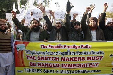 Manifestation contre la nouvelle caricature publiée dans Charlie Hebdo à Lahore au Pakistan