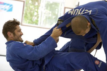 Mise en pratique pour Bixente Lizarazu en stage intensif de Jiu-Jitsu avec José Aldo