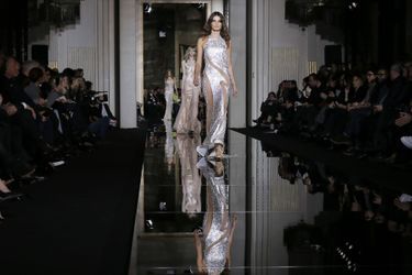 Versace présente sa collection Haute Couture