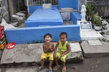 Vivre au milieu d’un cimetière - Bidonville à Manille