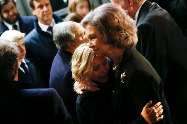 L’ex-reine d’Espagne Sofia et Eugenia, fille de Cayetana, à Madrid, le 15 décembre 2014