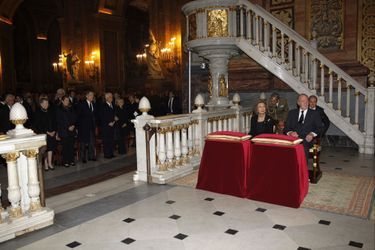 L’ex-roi d’Espagne Juan Carlos et l’ex-reine de Sofia assistent à la messe d’adieu de Cayetana  à Madrid, le 15 décembre 2014