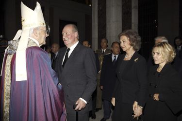L’ex-roi d’Espagne Juan Carlos et l’ex-reine de Sofia lors de la messe d’adieu de Cayetana  à Madrid, le 15 décembre 2014