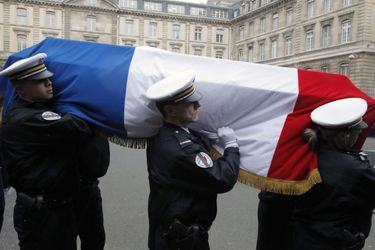 La Cérémonie À La Préfecture De Police De Paris En Hommage Aux Policiers Tués Par Les Terroristes