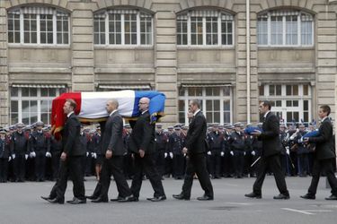 La Cérémonie À La Préfecture De Police De Paris En Hommage Aux Policiers Tués Par Les Terroristes