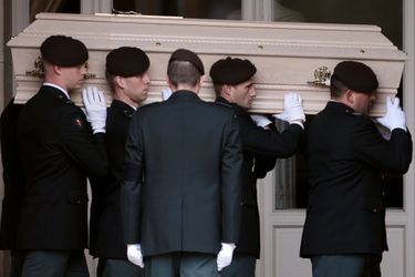 La dépouille mortelle de l’ex-reine Fabiola de Belgique arrive au palais royal de Bruxelles, le 9 décembre 2014
