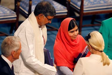 La princesse Mette-Marit avec Malala Yousafzai et Kailash Satyarthi à Oslo, le 10 décembre 2014