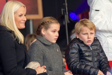 La princesse Mette-Marit et ses enfants Ingrid Alexandra et Sverre Magnus à Oslo le 10 décembre 2014