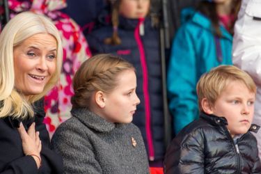 La princesse Mette-Marit et ses enfants Ingrid Alexandra et Sverre Magnus à Oslo le 10 décembre 2014