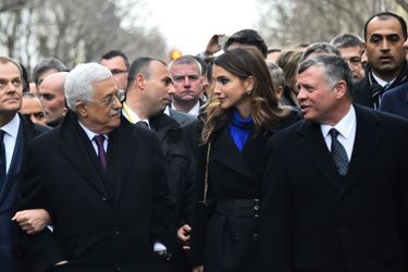 La reine Rania avec le roi Abdallah II de Jordanie et Mahmoud Abbas à Paris, le 11 janvier 2015