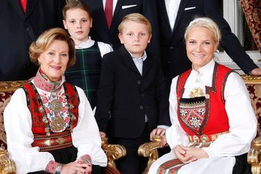La reine Sonja, les princesses Mette-Marit et Ingrid-Alexandra et le prince Sverre-Magnus au Palais royal d’Oslo, le 17 décembre 2014