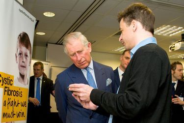Le prince Charles se mobilise pour la mucoviscidose au Royal Brompton Hospital de Londres, le 18 décembre 2014