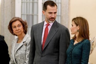 Le roi Felipe VI d’Espagne, la reine Letizia et l'ex-reine Sophia à Madrid, le 4 décembre 2014