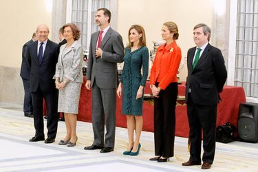 Le roi Felipe VI d’Espagne, la reine Letizia, l’ex-reine Sophia et l’infante Elena remettent les prix du sport 2013 à Madrid, le 4 décembre...