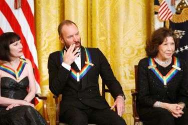 Patricia McBride, Sting et Lily Tomlin à la Maison blanche à Washington, le 7 décembre 2014
