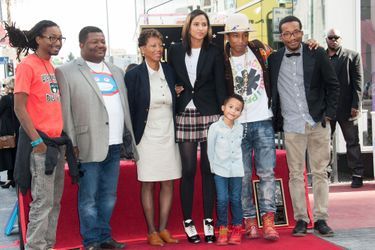 Pharrell Williams en famille à Los Angeles le 4 décembre 2014