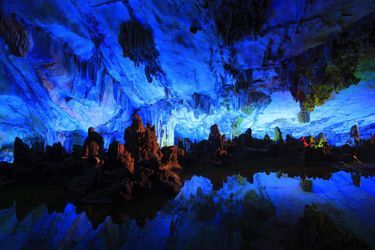 Reed flute cave, Chine