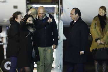 Serge Lazarevic, qui était le dernier otage français dans le monde, est arrivé en France ce mercredi matin