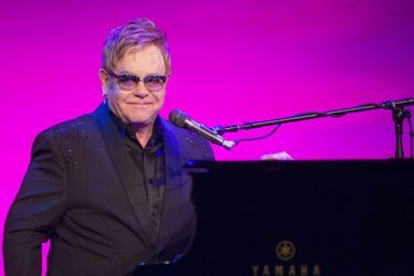 21- Elton John 45 millions de dollars