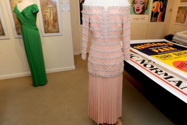 Cinq robes de Lady Diana seront vendues aux enchères par la maison de vente Julien’s de Beverly Hills les 5 et 6 décembre 2014