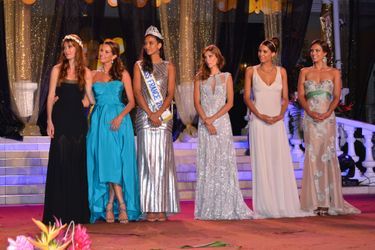 Flora Coquerel et d&#039;autres anciennes Miss France, à l&#039;élection de Miss Tahiti à Papeete, le 29 juin 2014