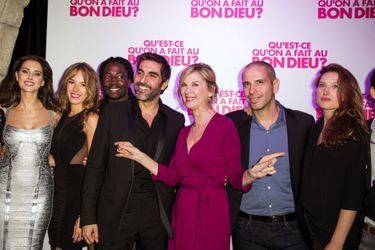 Frédérique Bel, Élodie Fontan, Noom Diawara, Ary Abbitan, Michèle Laroque, Medi Sadoun et Julia Piaton à Paris le 8 décembre 2014