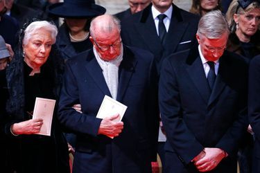 L’ex-reine Paola, l’ex-roi Albert II et le roi Philippe de Belgiques aux obsèques de l'ex-reine Fabiola à Bruxelles, le 12 décembre 2014