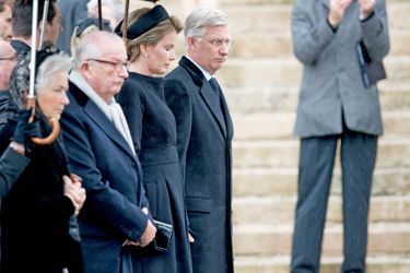 L’ex-roi Albert II, l’ex-reine Paola, le roi Philippe et la reine Mathilde à Bruxelles, le 12 décembre 2014