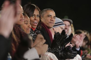La famille Obama à l&#039;inauguration des illuminations de la Maison Blanche