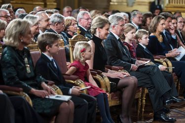 La famille royale de Belgique, avec les princesses Astrid et Claire, au concert de Noël au Palais royal de Bruxelles, le 17 décembre 2014