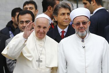 Le pape François à la mosquée bleue d'Istanbul