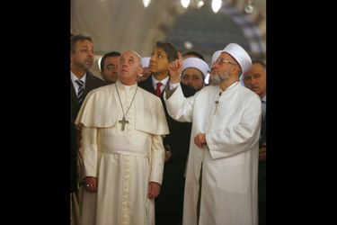 Le pape François à la mosquée bleue d'Istanbul