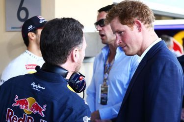 Le prince Harry avec Christian Horner au Grand Prix de Formule 1 à Abou Dhabi, le 23 novembre 2014