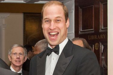 Le prince William confondu avec son grand père éclate de rire, à Londres le 21 novembre 2014