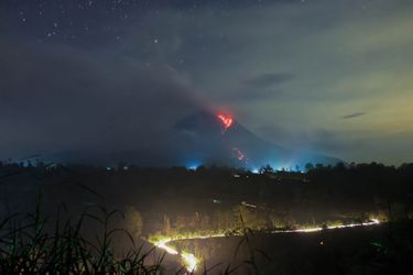 Photo du volcan Sinabung prise le 20 octobre
