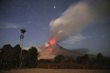 Photo du volcan Sinabung prise le17 janvier