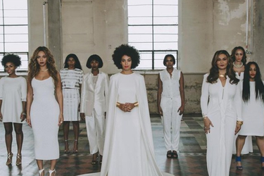 Solange Knowles entourée de ses demoiselles d'honneur à la Nouvelle-Orléans le 16 novembre 2014