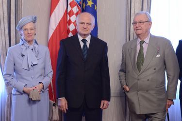 La reine Margrethe II de Danemark et le prince consort Henrik, ici avec le président Croate, en voyage officiel en Croatie, le 21 octobre 2014