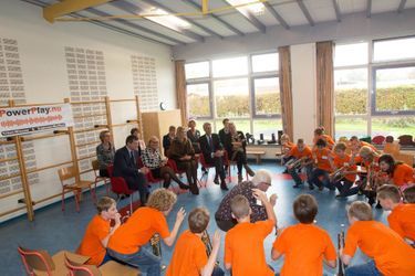 La reine Maxima des Pays-Bas visite une école à Garmerwolde où est appliqué le programme PowerPlay, le 6 novembre 2014