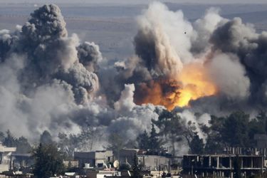 Les frappes aériennes de la coalition continuent pour empêcher l&#039;avancée de Daesh