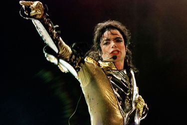 1- Michael Jackson 150 millions de dollars