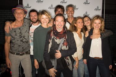 Florent Pagny entouré de son groupe de musiciens au Titty Twister de Paris le 1er octobre 2014