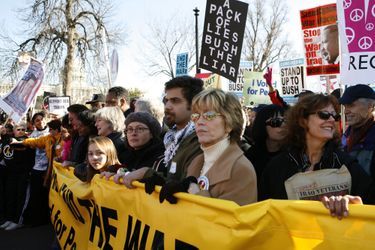 Jane Fonda et Susan Sarandon manifestent à Washington contre la guerre en Irak, le 27 janvier 2007