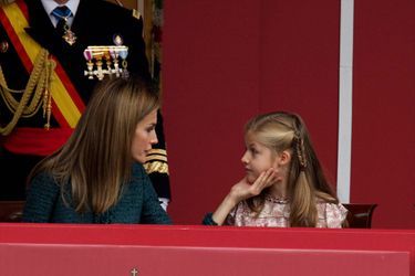 La reine Letizia d&#039;Espagne et la princesse Leonor à la Fête nationale d’Espagne, le 12 octobre 2014