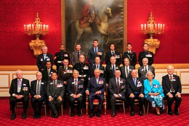 Le prince Charles a reçu des héros détenteurs de la Victoria Cross et de la George Cross à Londres, le 27 octobre 2014