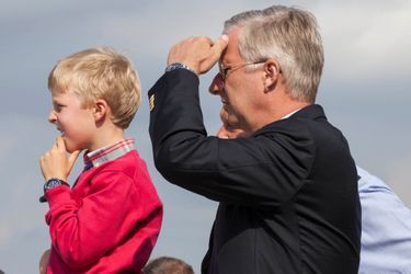 Le roi Philippe de Belgique et le prince Emmanuel aux Belgian Air Force à Peer le 15 septembre 2014 